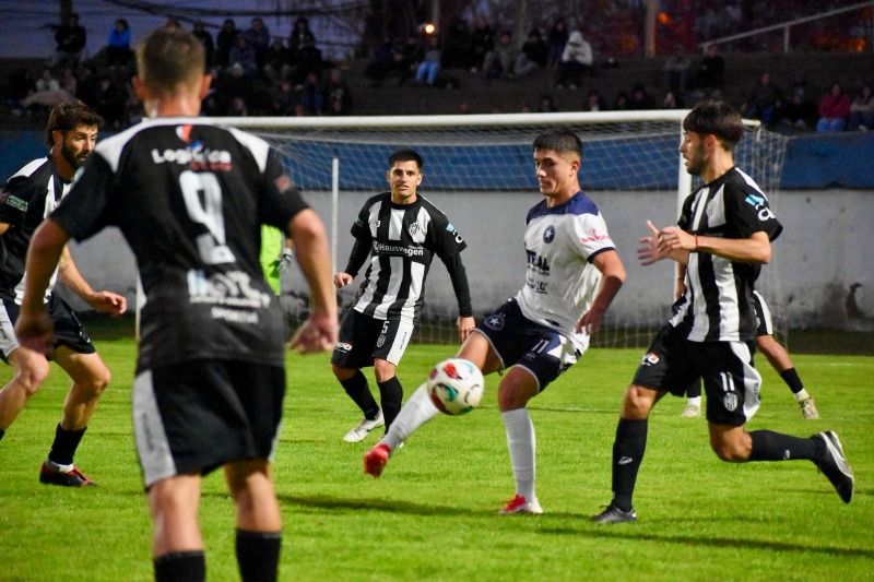 Racing y Estudiantes empataron en un atractivo partido